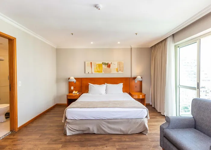 Barra Premium - flat com serviços, recepção 24 horas, piscina, academia e balsa para praia! Rio de Janeiro